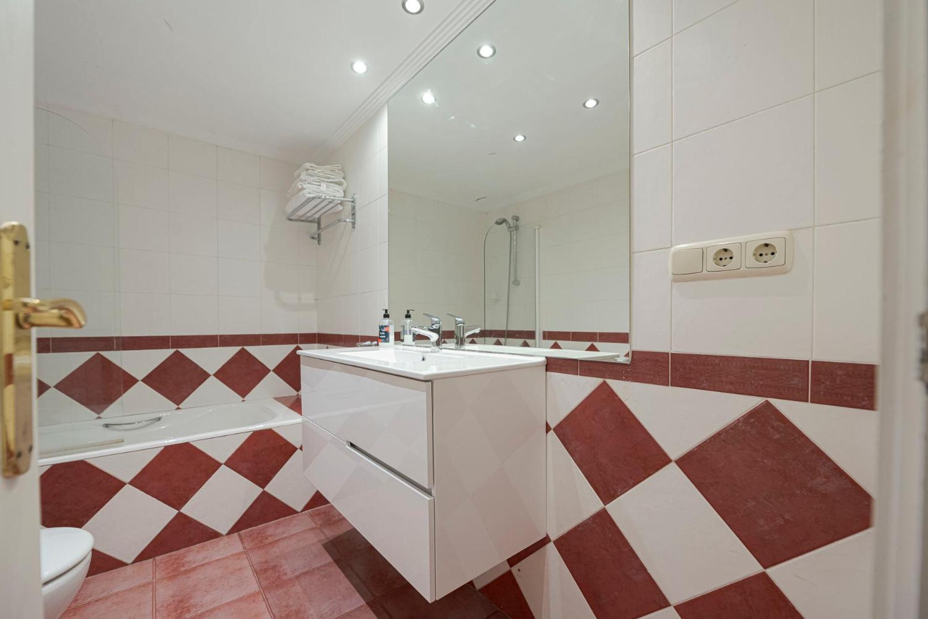 Apartamento Victoria En El Centro De Сан Себастиан Екстериор снимка